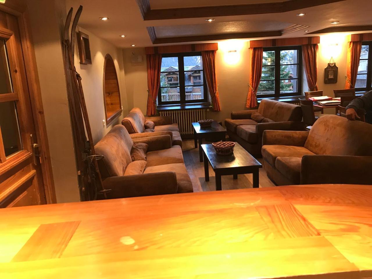 Coq De Bruyere Hotel Courchevel Exterior photo
